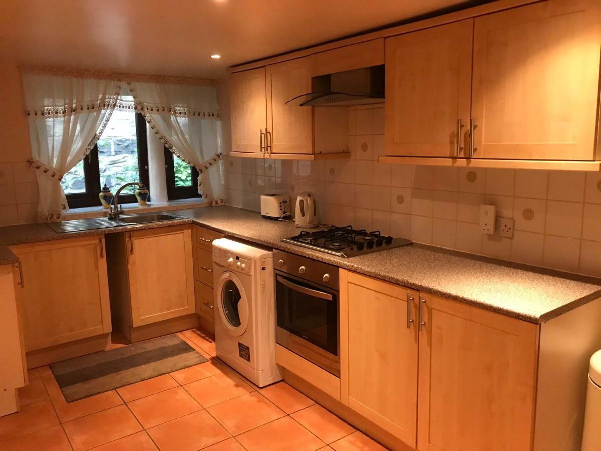 The Cottage, Cosy 2 Bedroom Pet Friendly Perfect For Contractors Free Secure Parking,Cctv Leeds  Extérieur photo